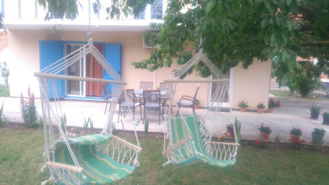 Holiday Home Anita Unesic Exterior photo